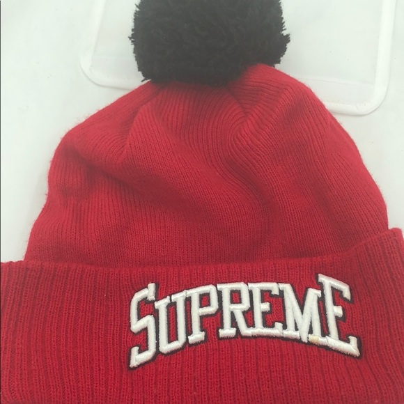 New Era Other - Supreme X New Era Beanie w/Pom Pom Size:OS
